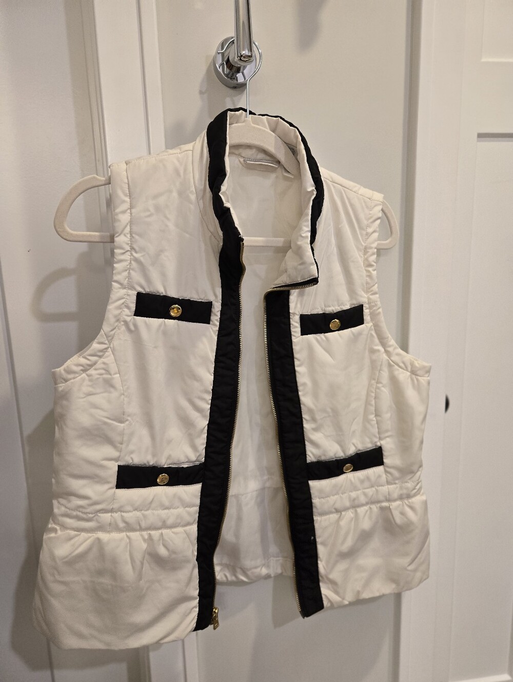Vintage Zenergy by Chico’s Quilted Vest Size 1 White Black Gold Nautical